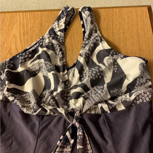 One piece swimsuit size XL purple white ties in front shorts under built in bra - Picture 6 of 11